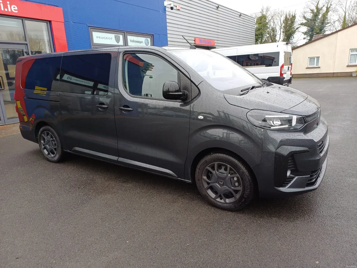 Wheelchair Accessible Citroën Spacetourer 7 seats - Image 1