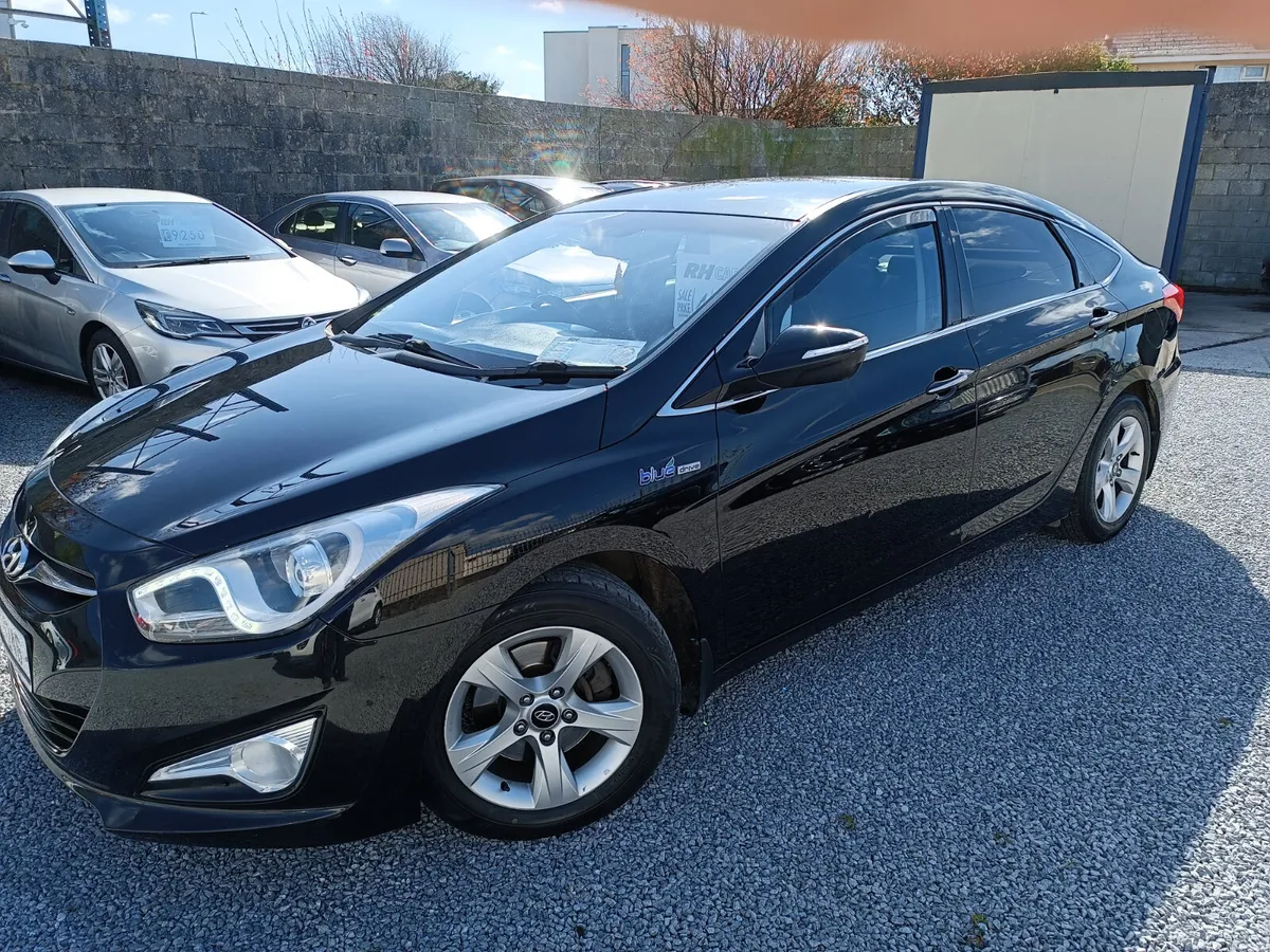2013 Hyundai i40  1.7 crdi executive - Image 1