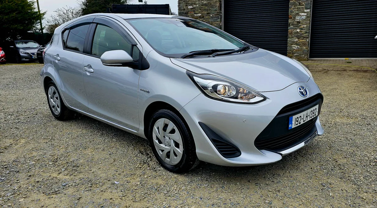 192 Toyota Aqua 1.5 Hybrid High Spec €13500 - Image 3