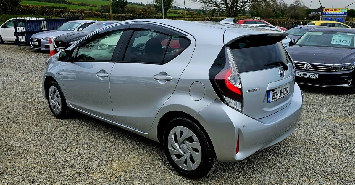 192 Toyota Aqua 1.5 Hybrid High Spec €13500 - Image 4