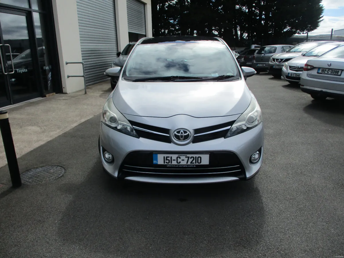 Toyota Verso Luna Skyview 2.0D4D   2015 - Image 2