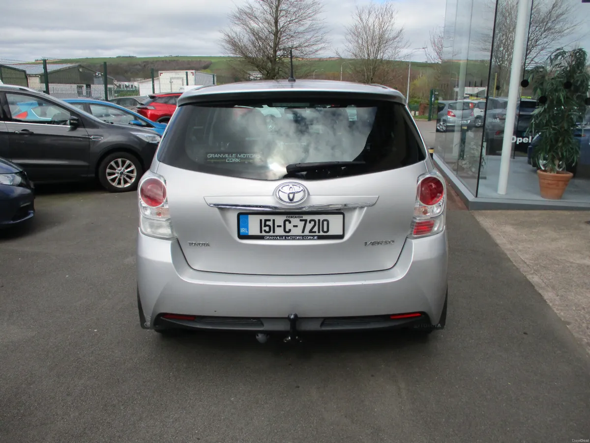 Toyota Verso Luna Skyview 2.0D4D   2015 - Image 6