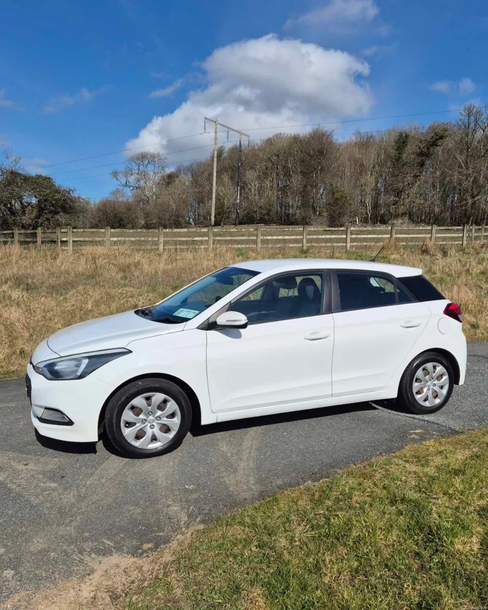 2015 (152) Hyundai i20 1.2 Petrol - Image 4