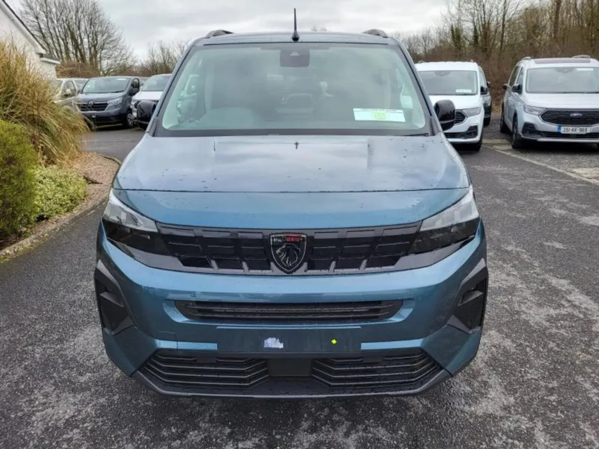 Peugeot Rifter Wheelchair Car - Image 3