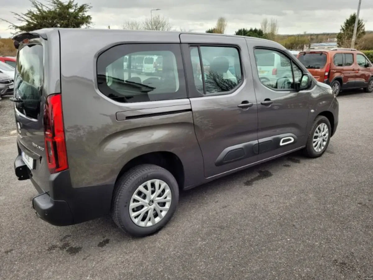 Wheelchair Taxi LWB low mileage  Citroën Berlingo - Image 4