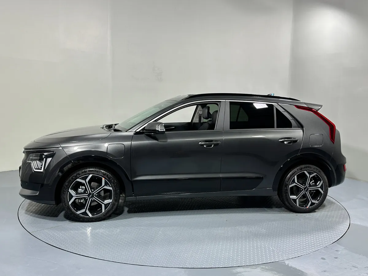 Kia Niro SEM Plug In Hybrid 2025 - Image 4