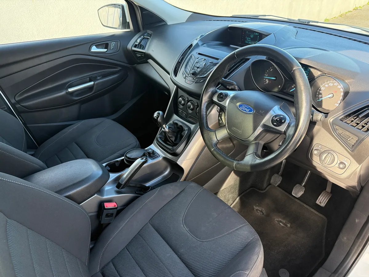 Ford Kuga 2.0 140BHP ZETEC FRESH DOE - Image 4