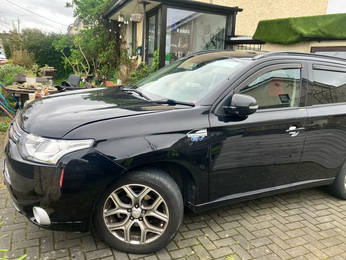 Mitsubishi Outlander PHEV 203bhp Intense+ trim - Image 2