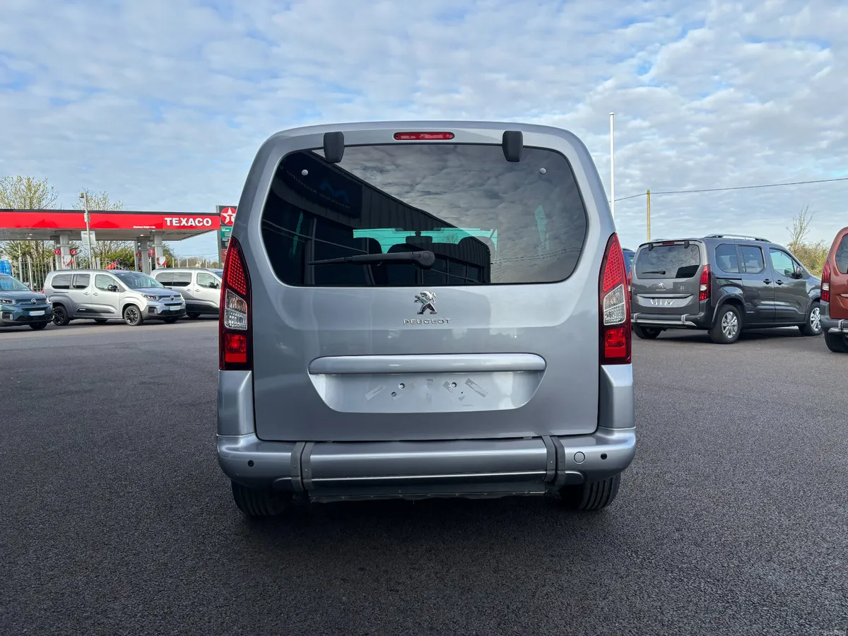 Wheelchair Car - Image 6