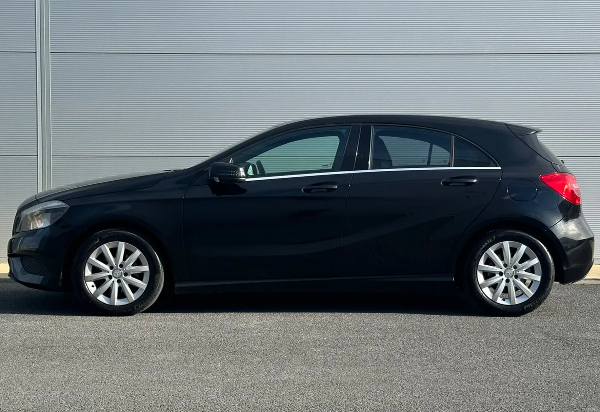 Mercedes-Benz A180d Auto *LowKMS - Image 3