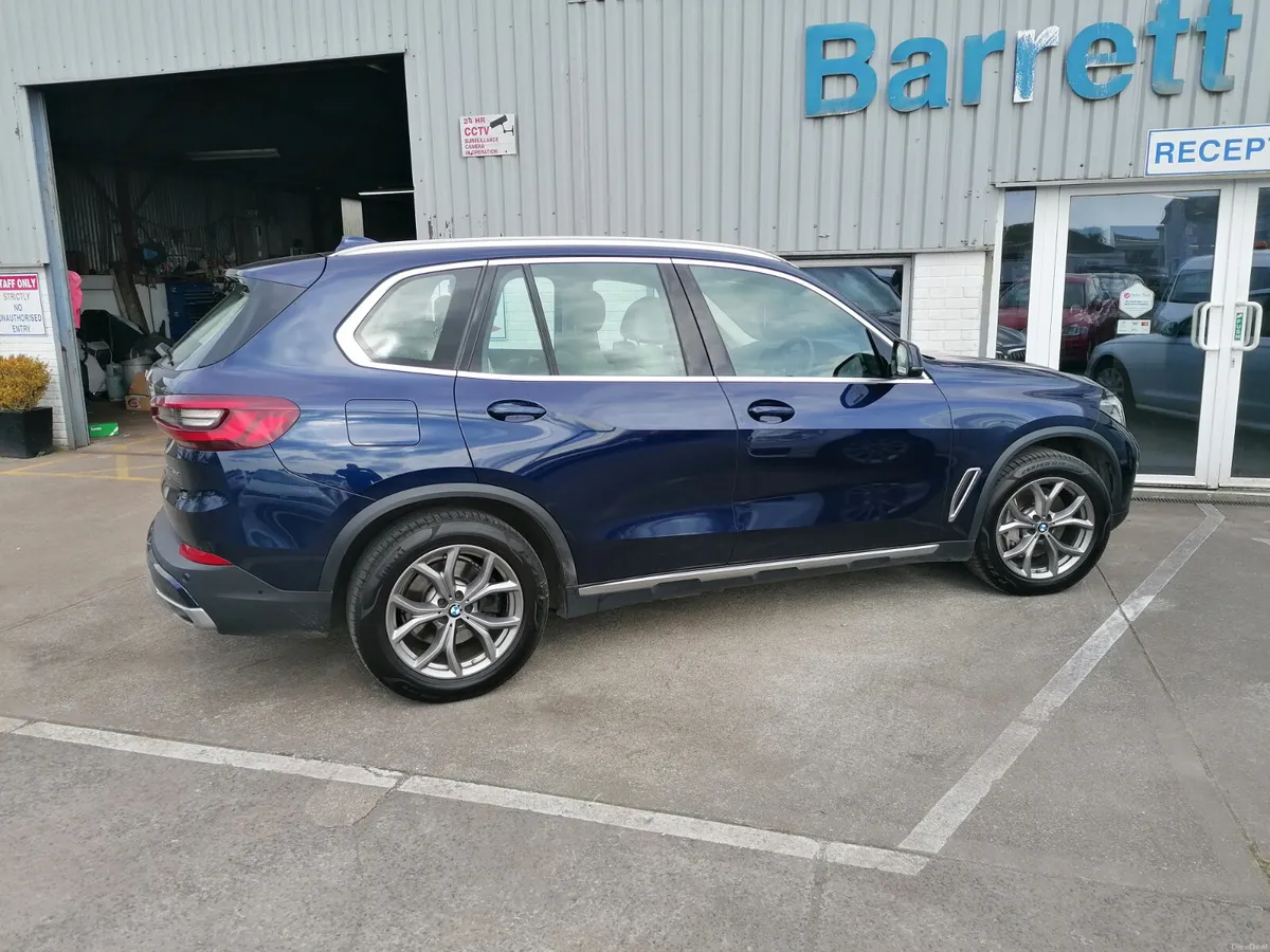 2021 BMW X5 45E X drive X line - Image 4