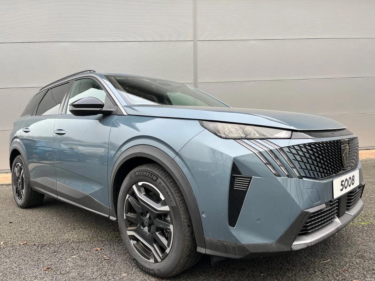 Peugeot 5008 2025 - Image 1