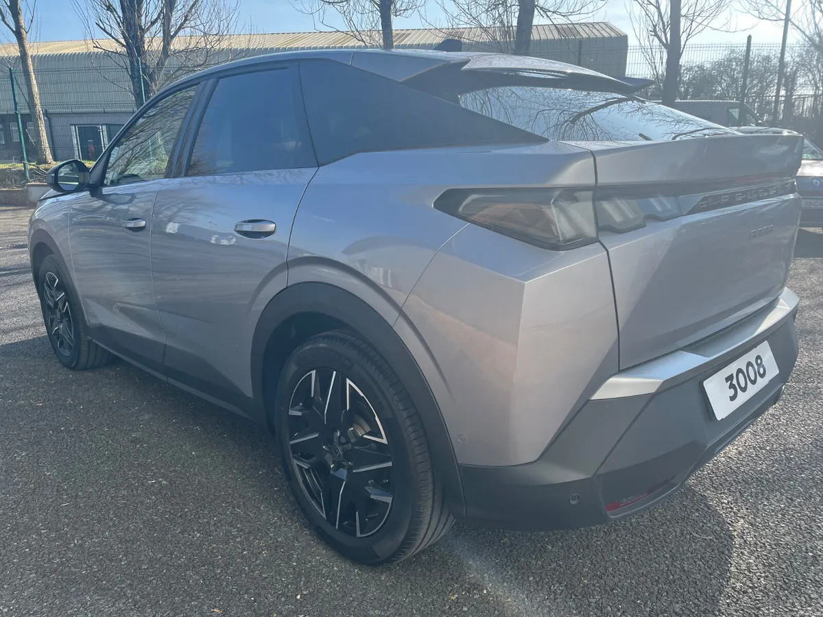 Peugeot 3008 1.2 Hybrid Allure - Image 4