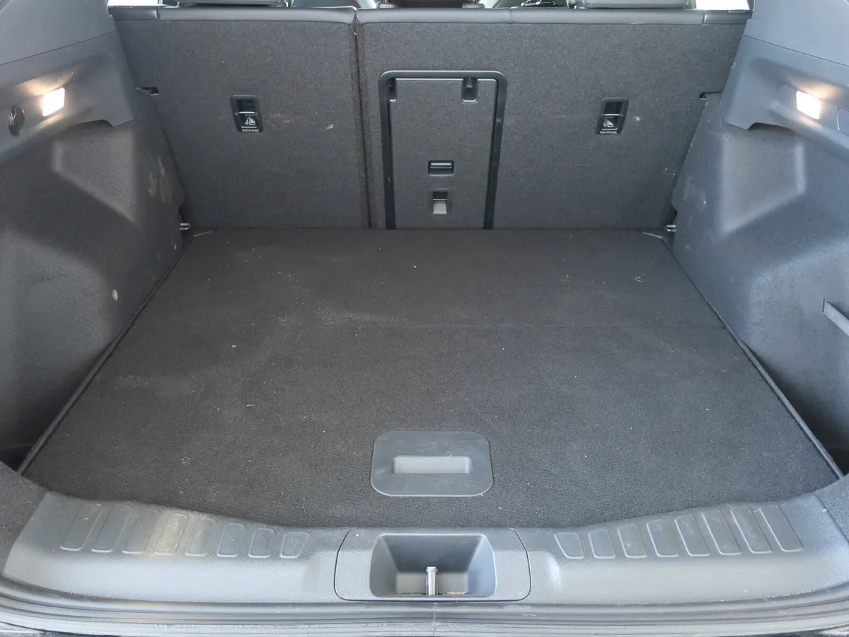 Ford Capri  Premium 5dr 77kWh Extended Range - Image 4