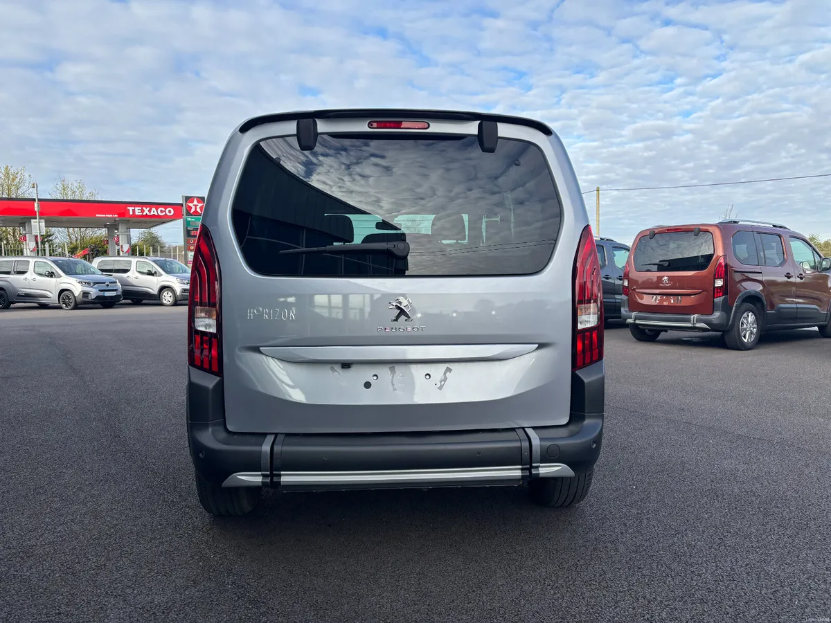 Wheelchair Car - Image 6