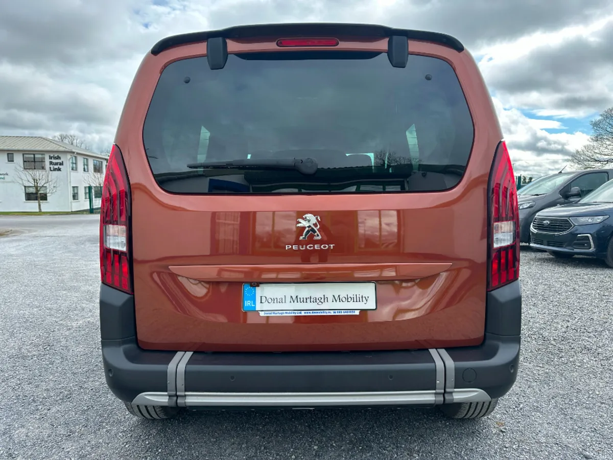 Wheelchair Car - Image 6