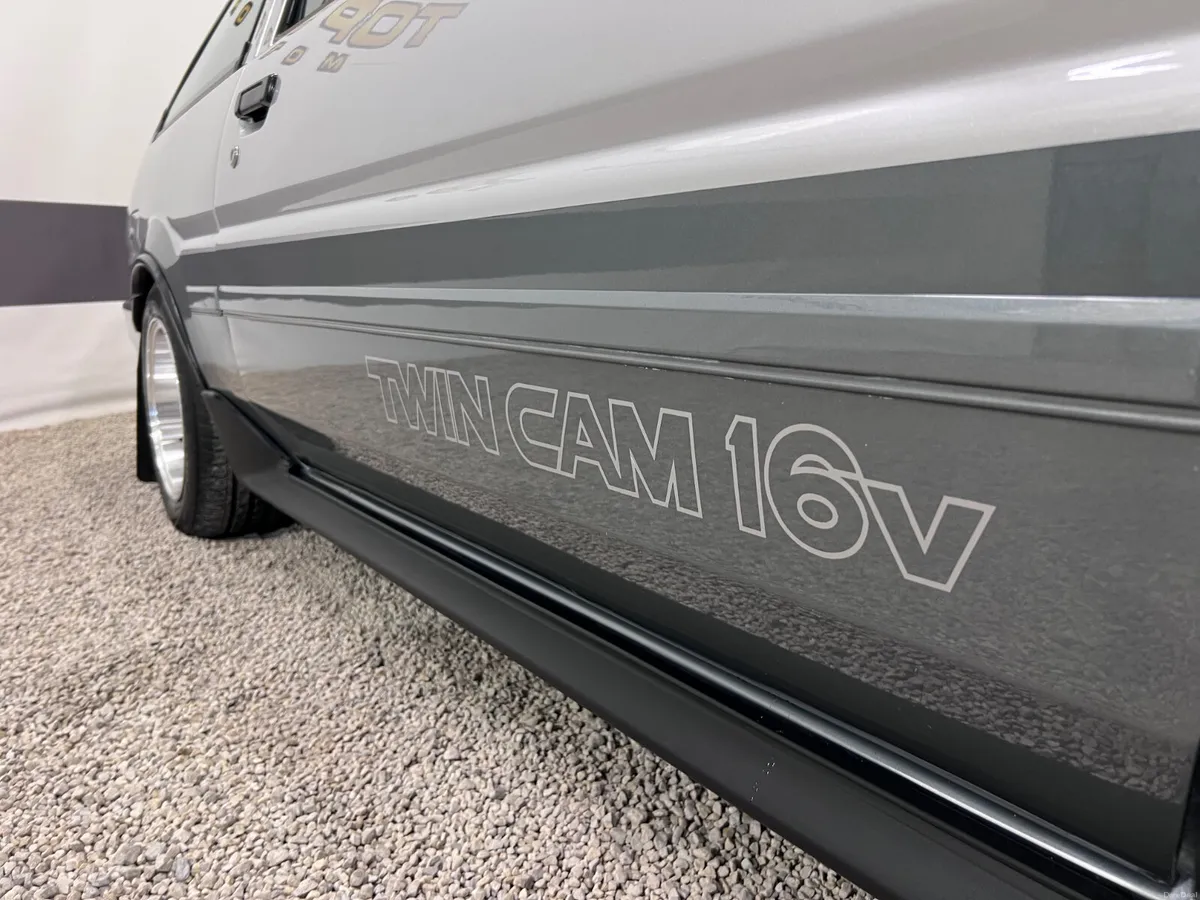 Toyota Corolla 1986 gt coupe twincam AE86 - Image 4