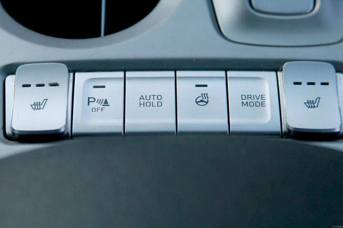 2021 Hyundai Kona EV PREMIUM - Image 4