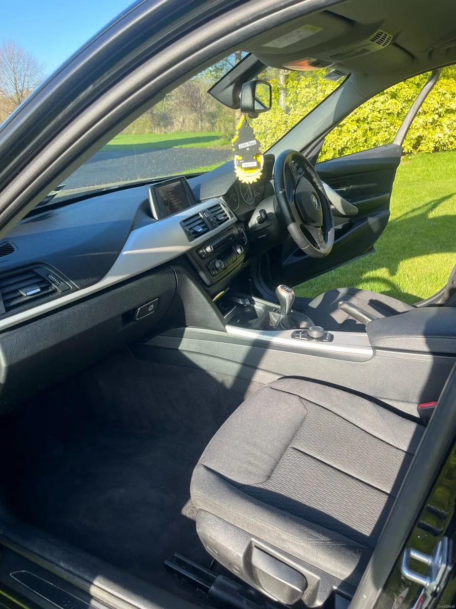 BMW 3 series 2013 - Image 2