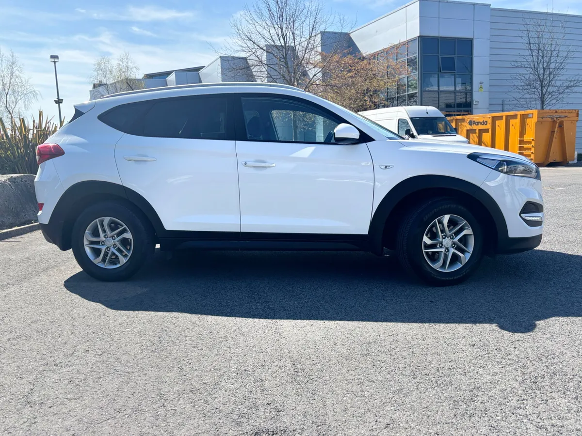 181 Hyundai Tucson CRDI ~ Comfort ~ Nct 2026 - Image 4