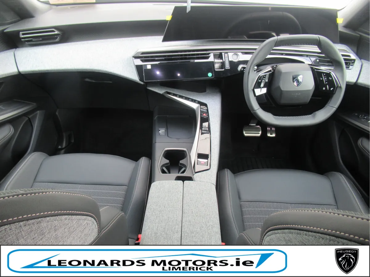 251 Peugeot e3008 Allure 73kWH 210BHP *DEMO* - Image 5
