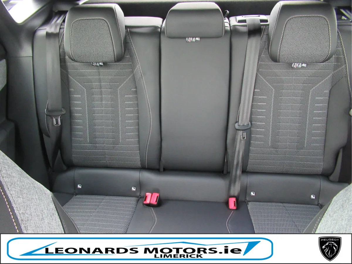 251 Peugeot e3008 Allure 73kWH 210BHP *DEMO* - Image 6
