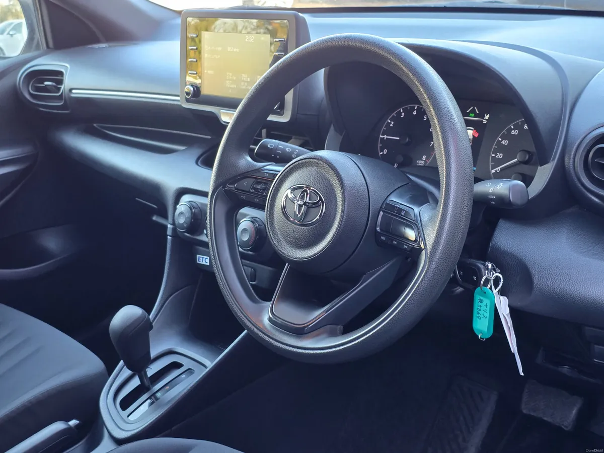 2022 TOYOTA YARIS 1.0 AUTO X // REVERSE CAMERA - Image 4