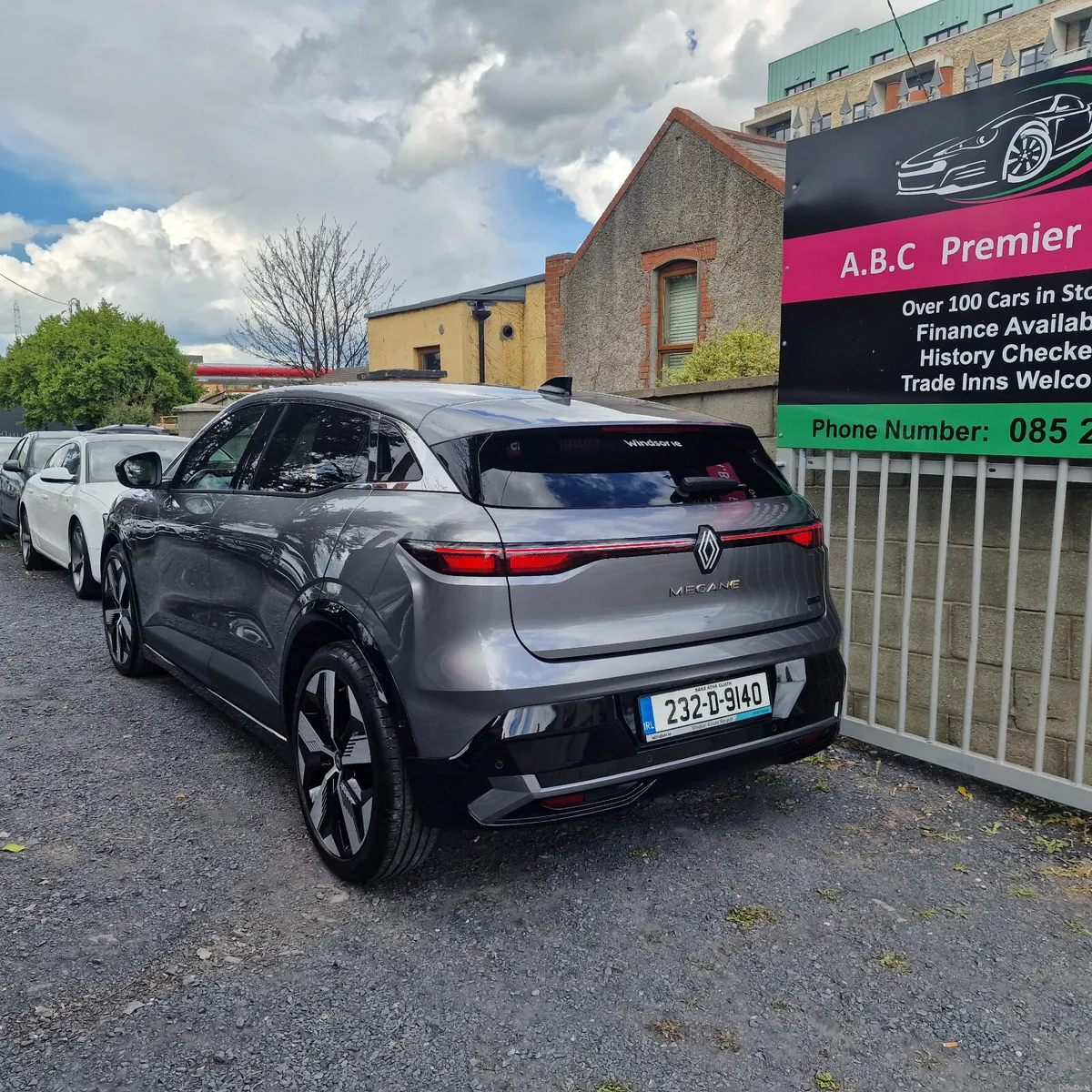 Renault Megane E-Tech 2023 - Image 3