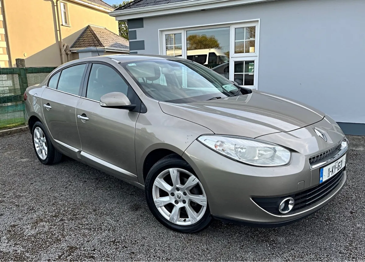 Renault Fluence TomTom NCT 05/26 - Image 1