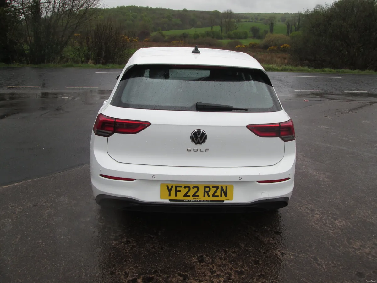 2022  VW   GOLF  2.0  TDI  115 LIFE  5DR - Image 6