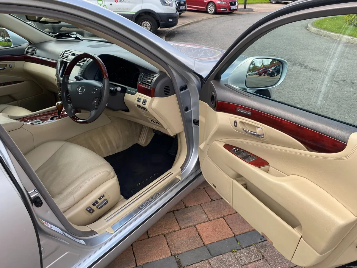 Lexus LS600H - 0868212190 - Image 4