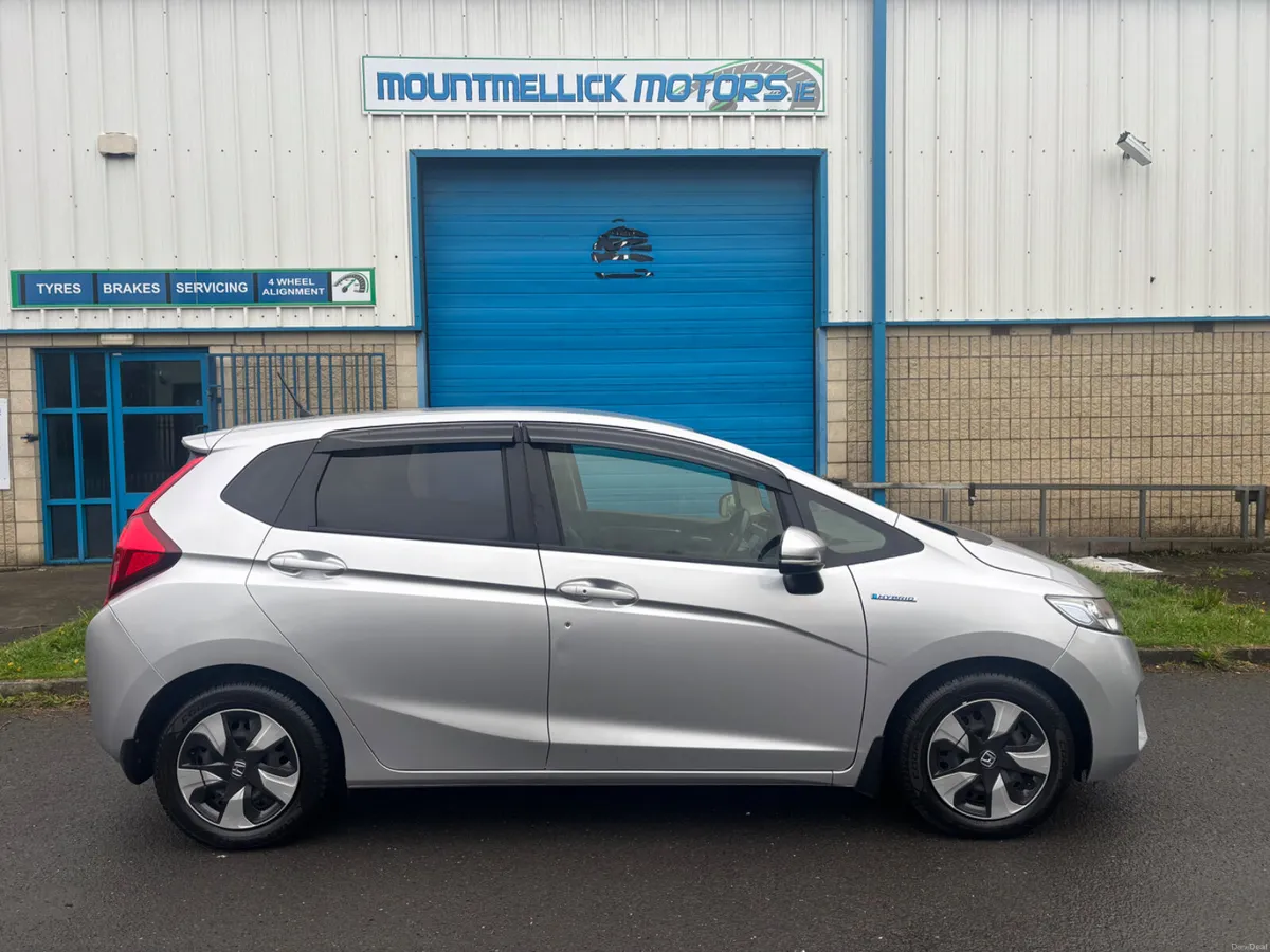 2016 HONDA FIT 1.5 HYBRID AUTO - Image 4