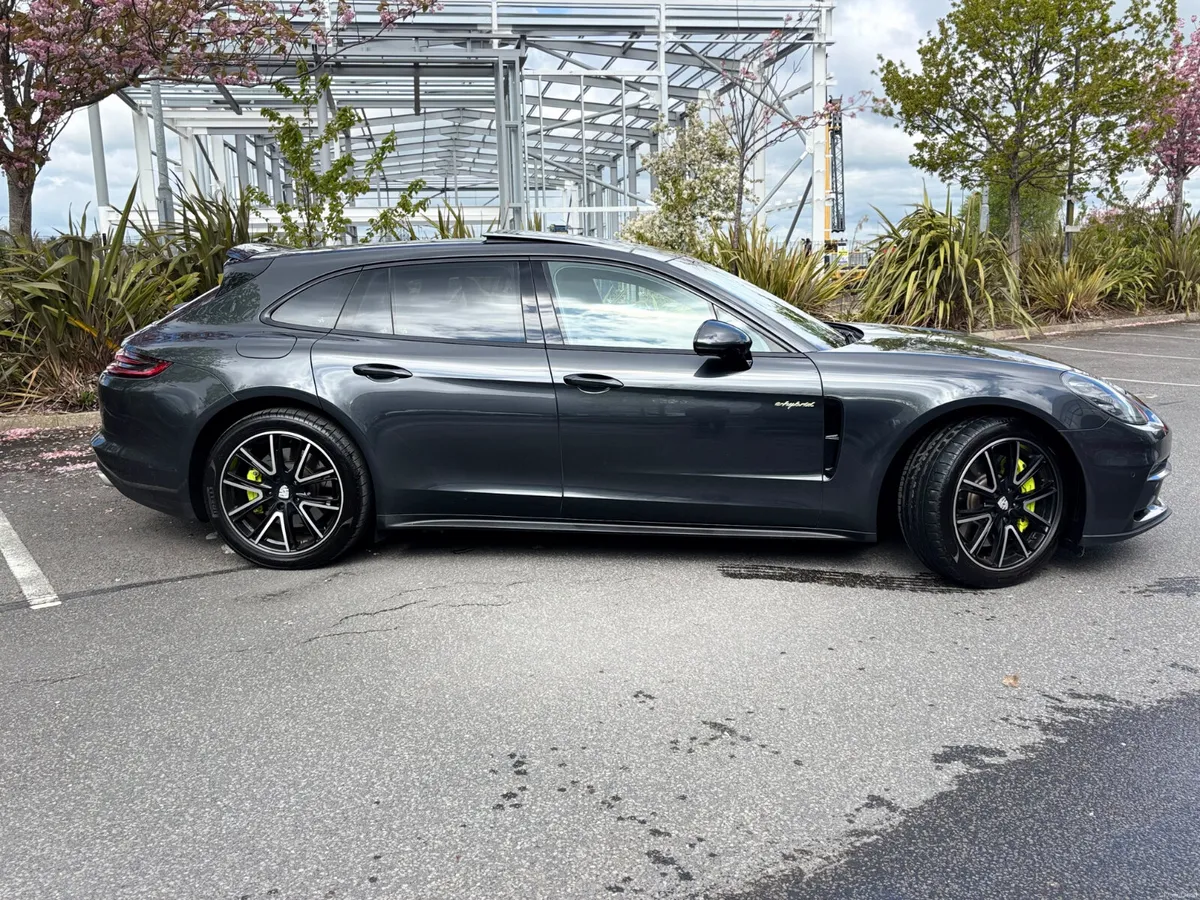 181 Porsche Panamera 4 Sports Tourismo S - Image 4