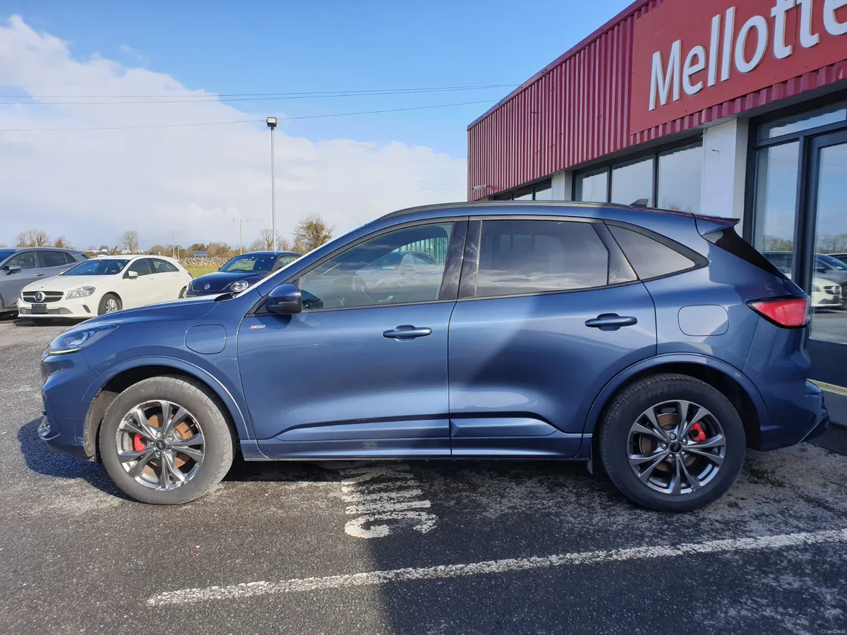 Ford Kuga PHEV ST LINE X 225BHP - Image 3