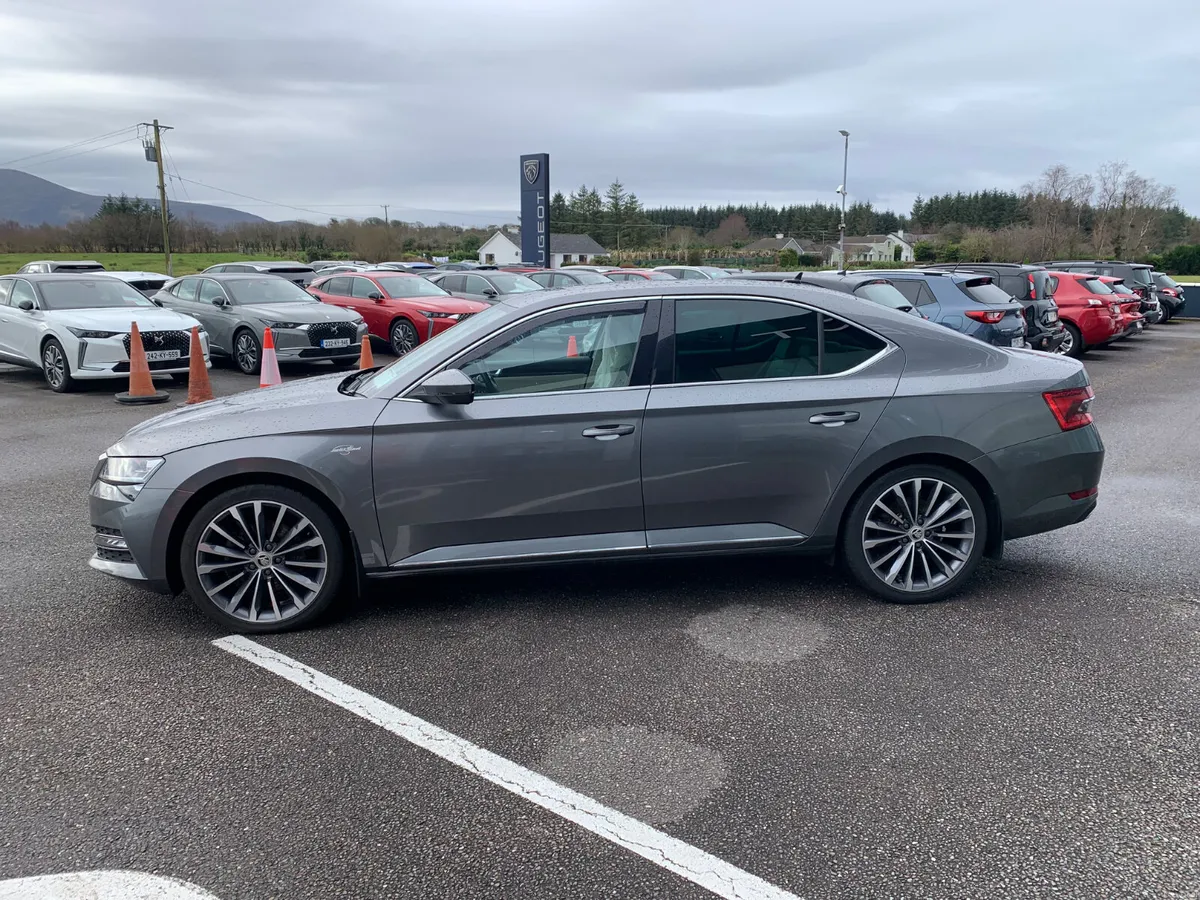 Skoda Superb 2023 - Image 3