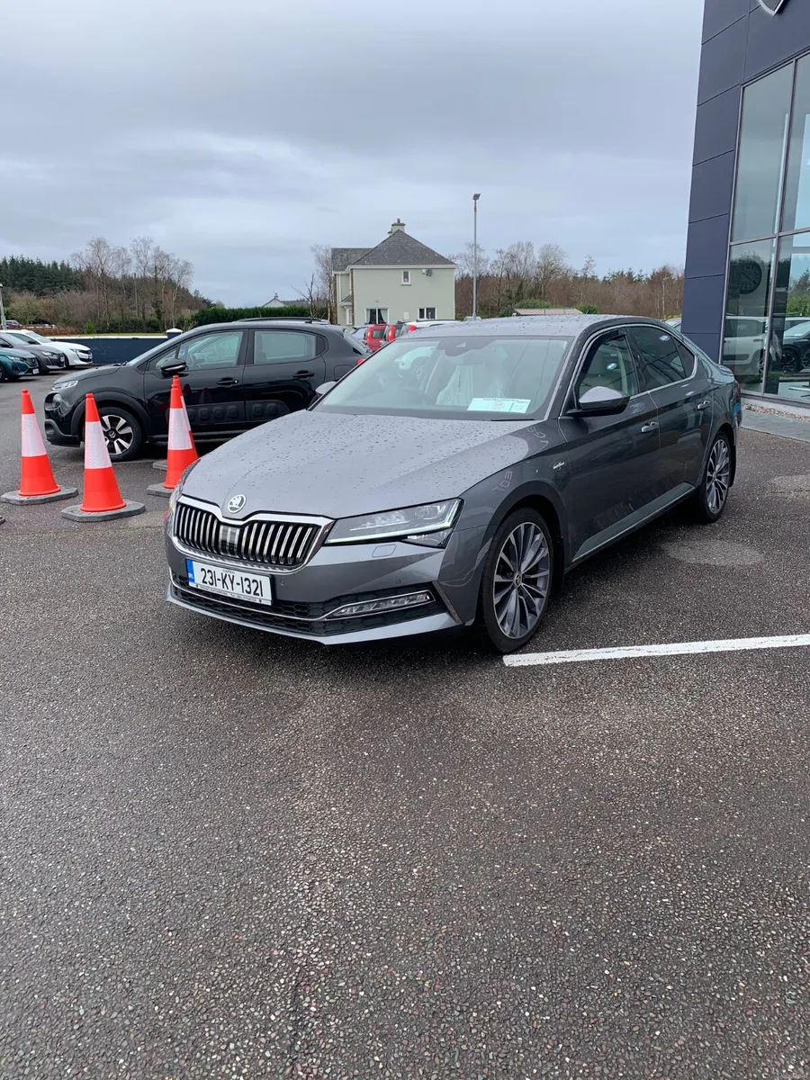 Skoda Superb 2023 - Image 2