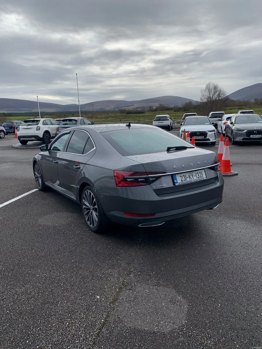 Skoda Superb 2023 - Image 4