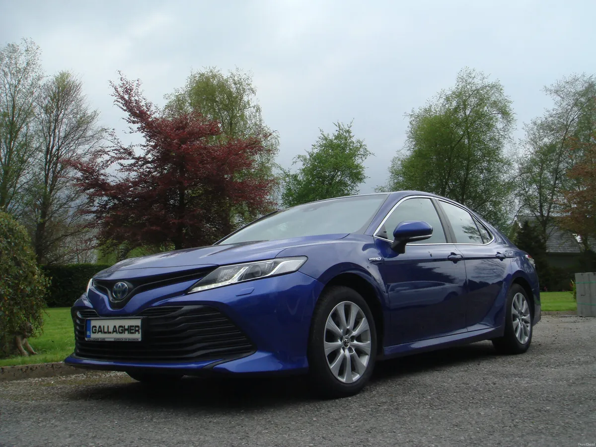 192 Camry Design 2.5 VVT-I Hybrid €180 Tax - Image 1