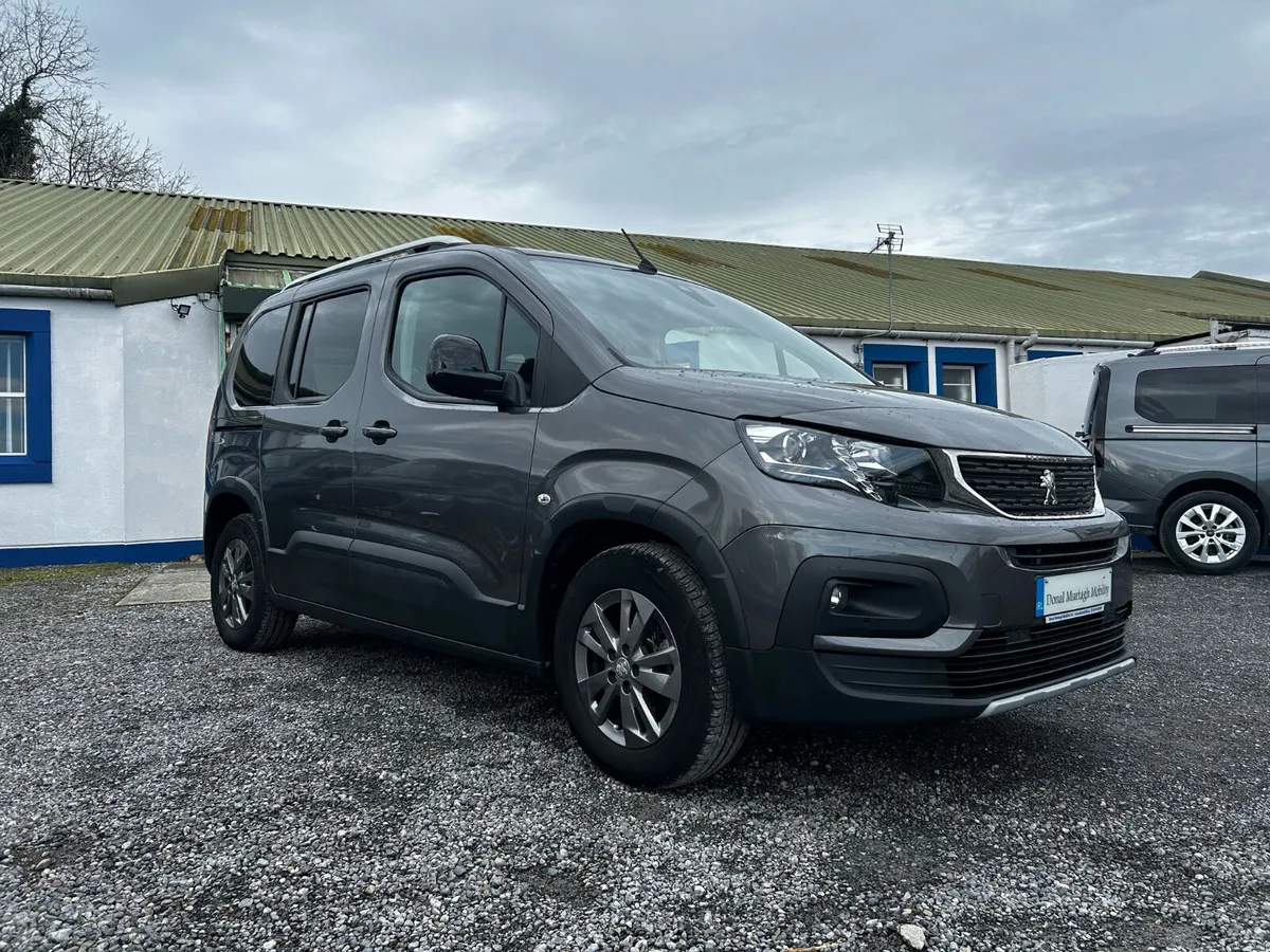 Wheelchair Car - Image 1