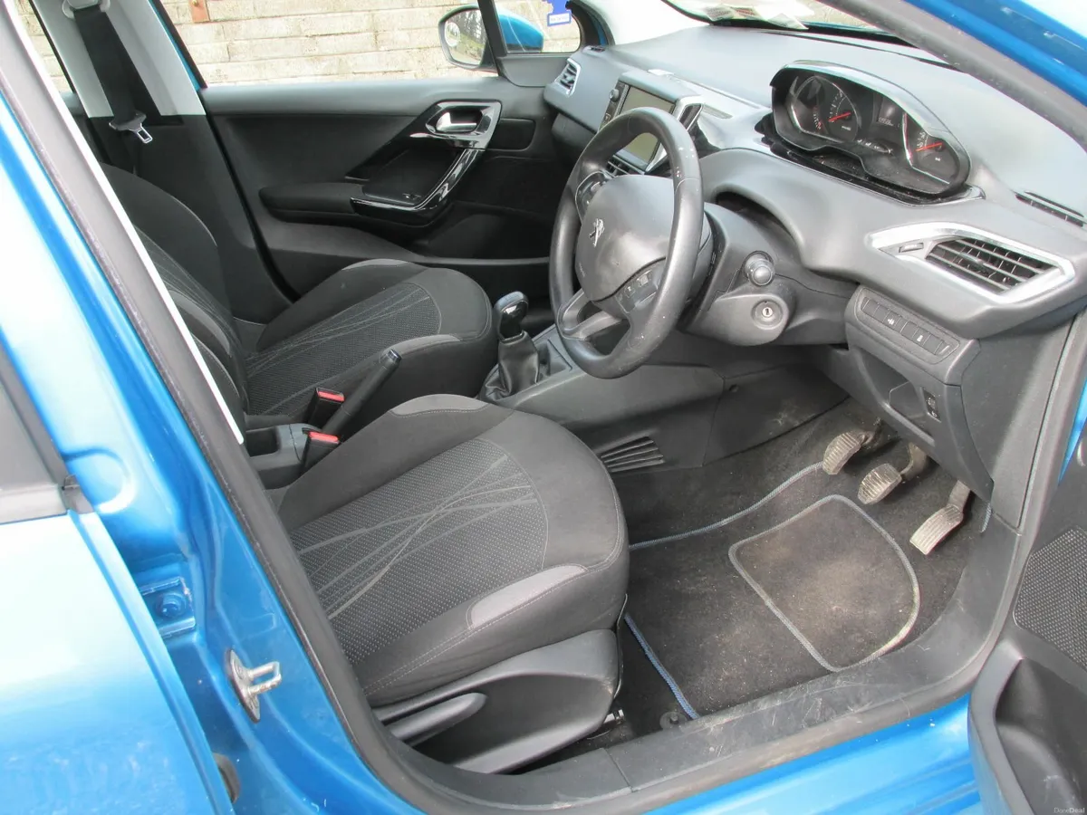 Peugeot 208 2014 - Image 4