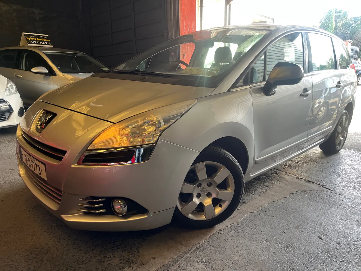 Peugeot 5008 2012 - Image 2