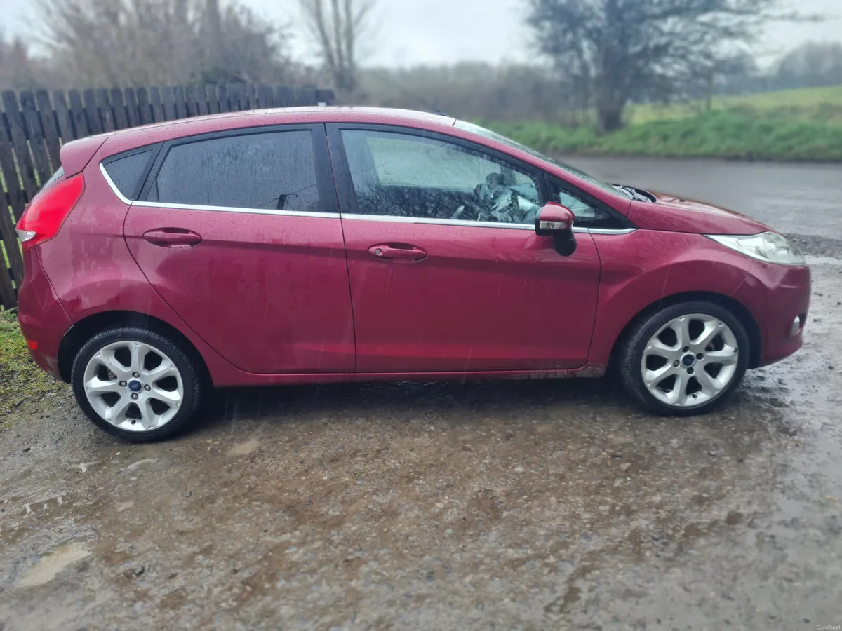 Ford Fiesta 2011 - Image 5