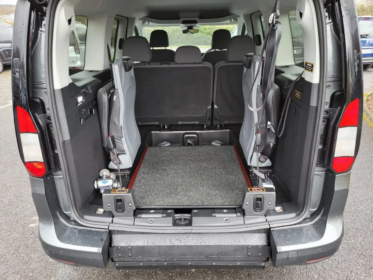 Wheelchair Taxi - Image 6