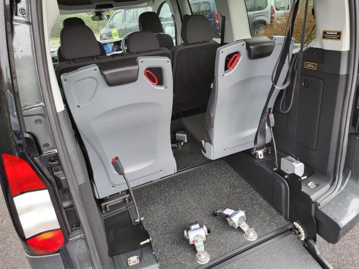Wheelchair Taxi Spec Auto New - Image 4