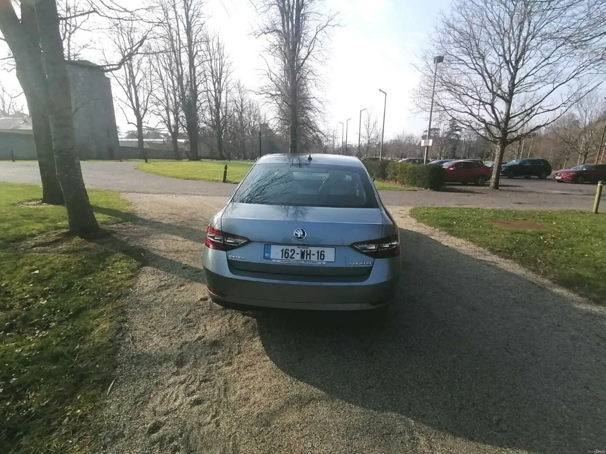 SKODA SUPERB 2.0TDI STYLE - Image 4