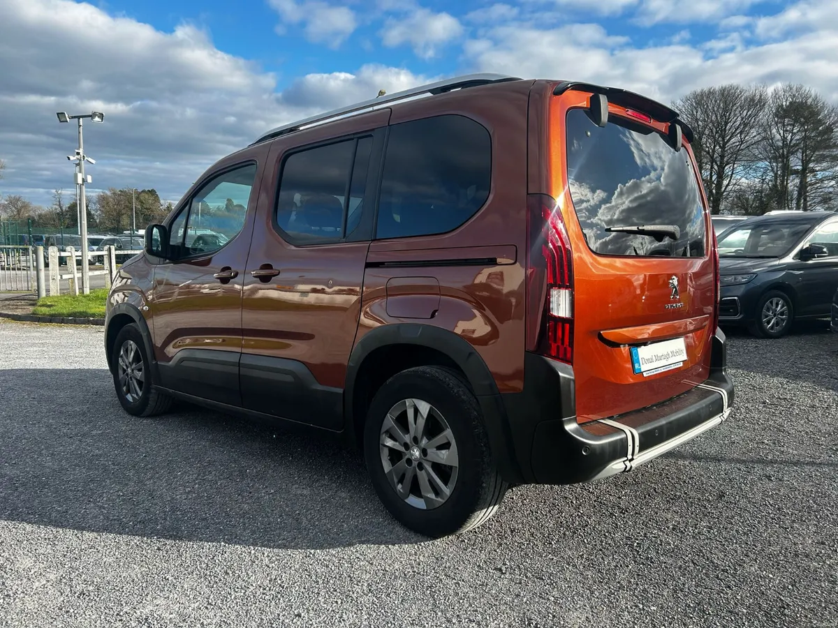 Wheelchair Car - Image 4