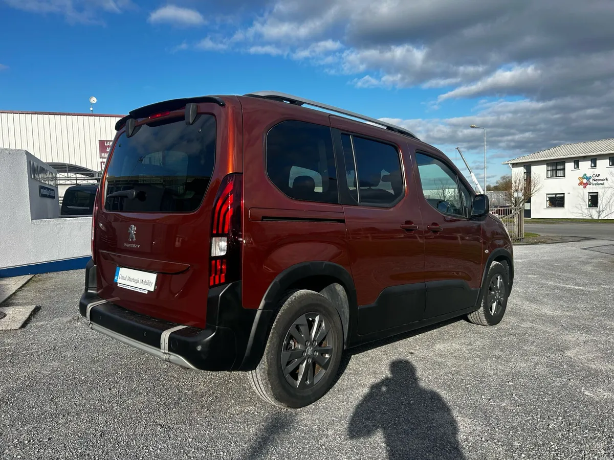 Wheelchair Car - Image 5