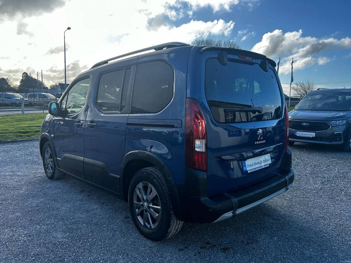 Wheelchair Car - Image 6