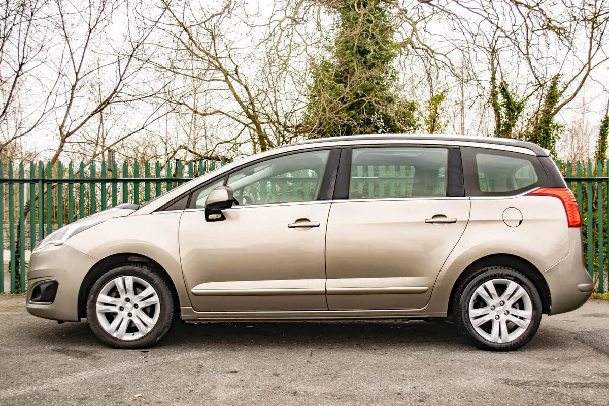 2016 Peugeot 5008 1.6 HDi Active Blue *Nice Spec* - Image 4