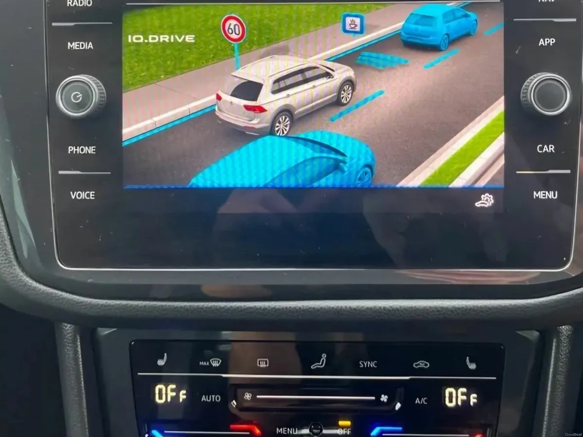 Volkswagen Tiguan 2.0 TDI R-Line Panoramic Sunroof - Image 3